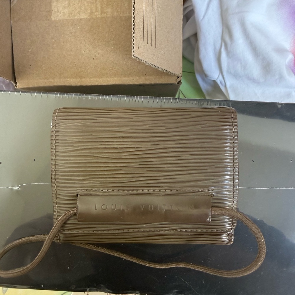 Louis Vuitton Pepper Elastique Epi Wallet